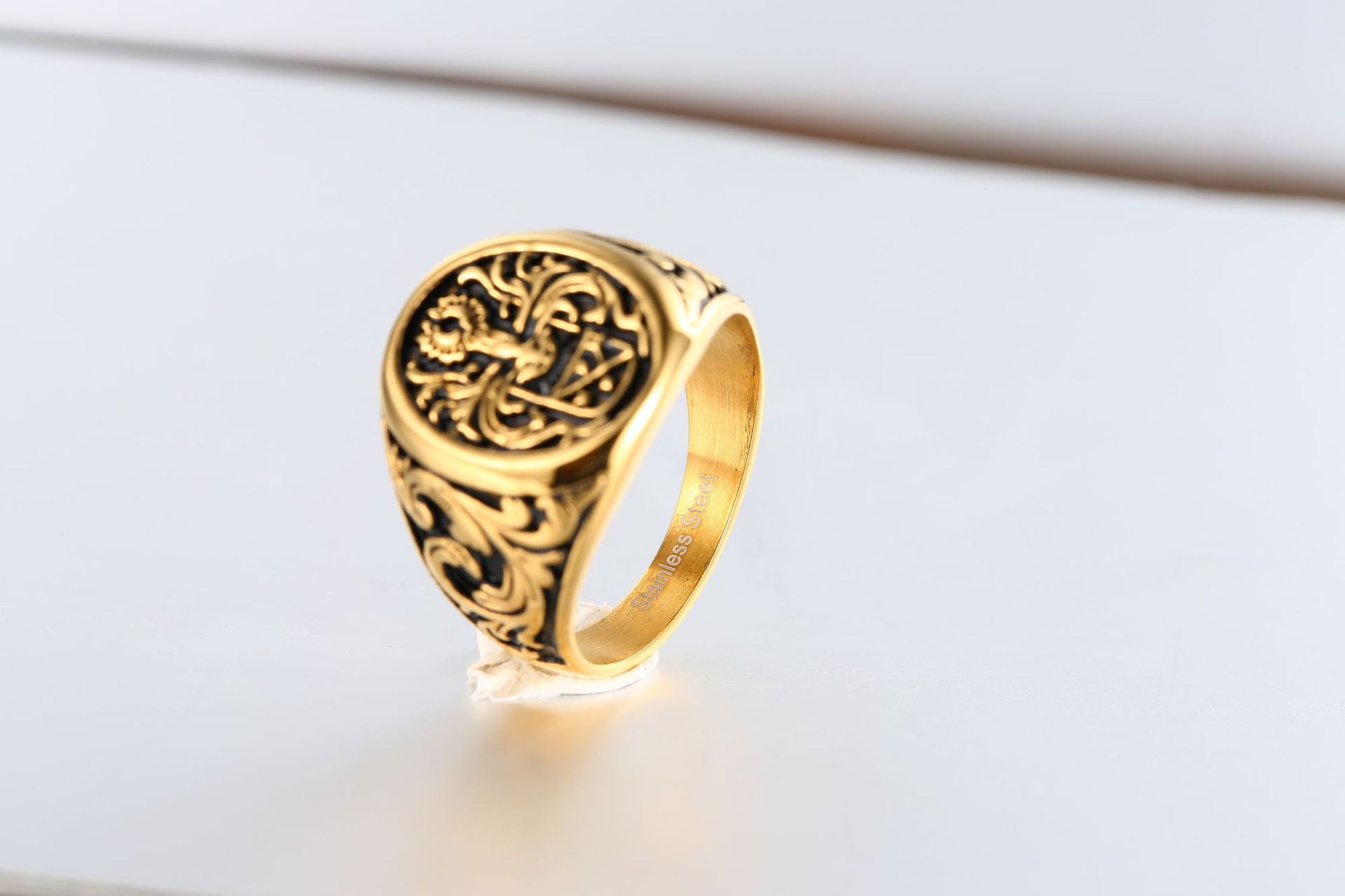New Stainless Steel Solid Color Bulk Atmospheric Luxury Minimalist Geometric Print Gold Ring